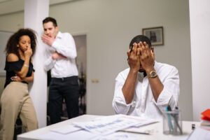 公然侮辱罪定義說明-網路誹謗妨害他人名譽